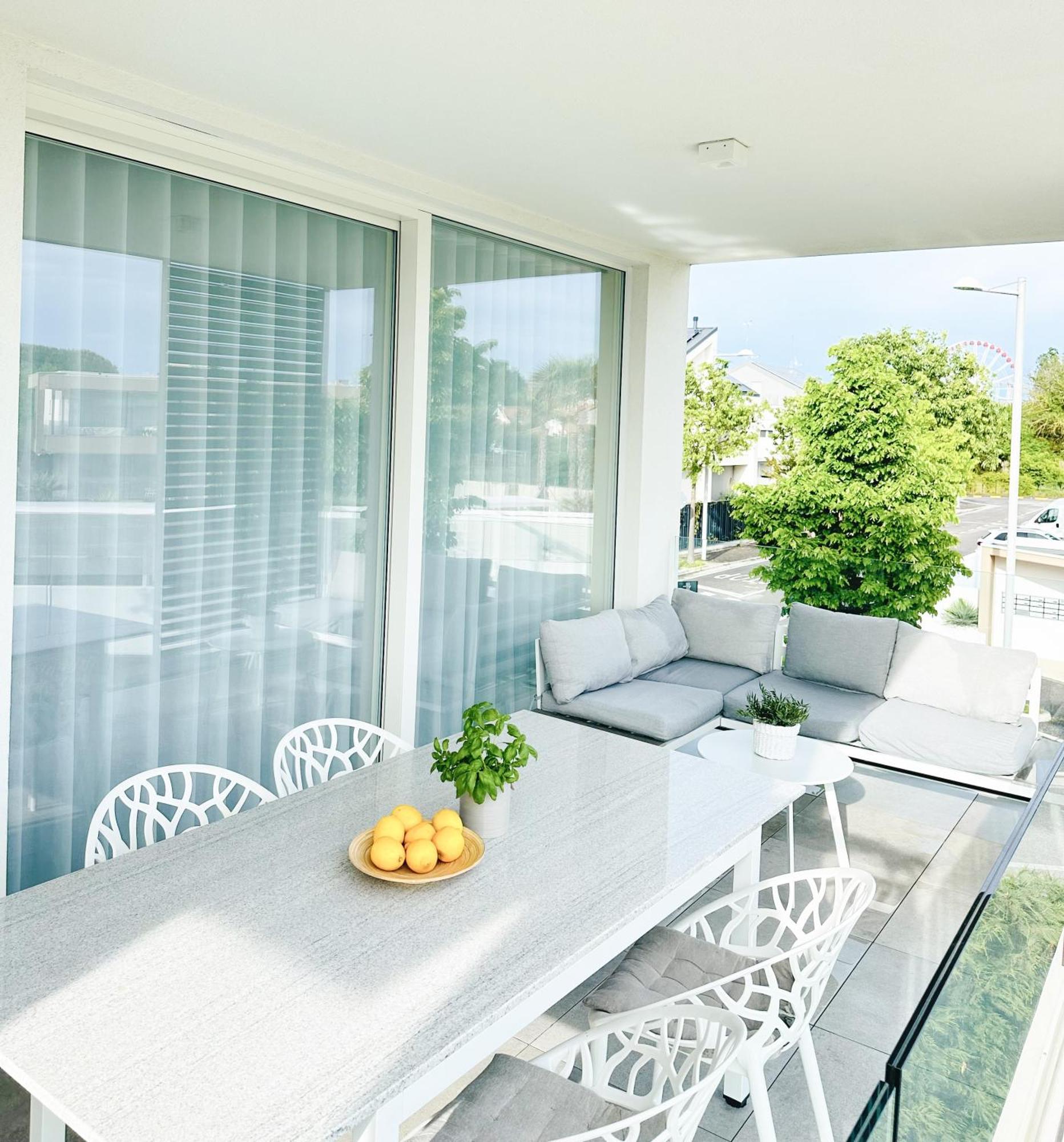 Apartment Luma With Pool Лидо ди Йезоло Екстериор снимка