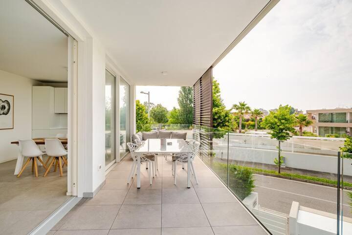 Apartment Luma With Pool Лидо ди Йезоло Екстериор снимка